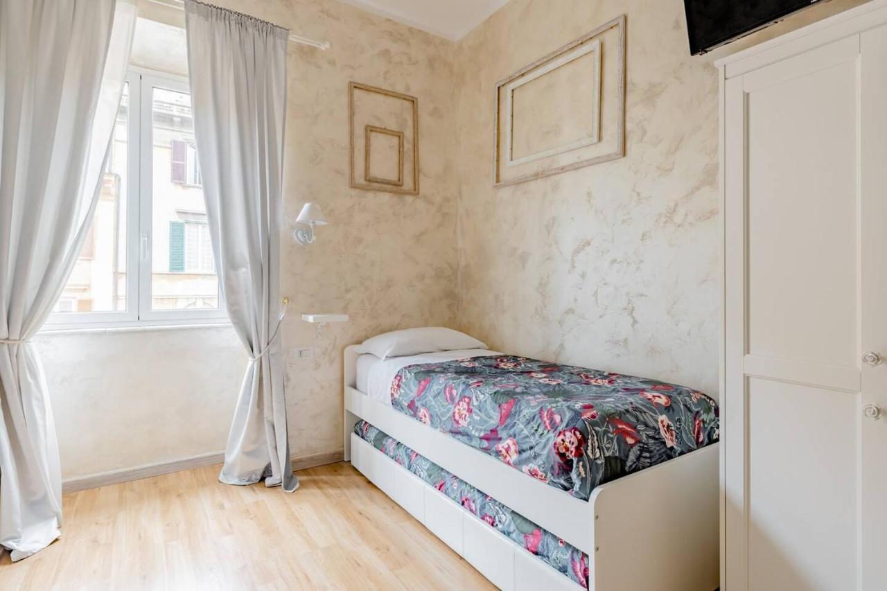 Deluxe Rooms And One Chilling Jacuzzi Suite Guesthouse — Foto 2
